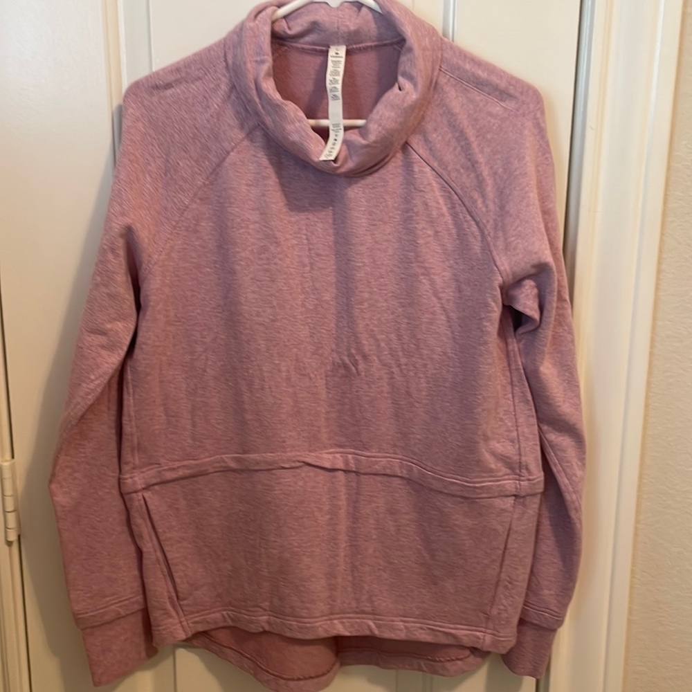 Fleece lululemon pullover with front pockets